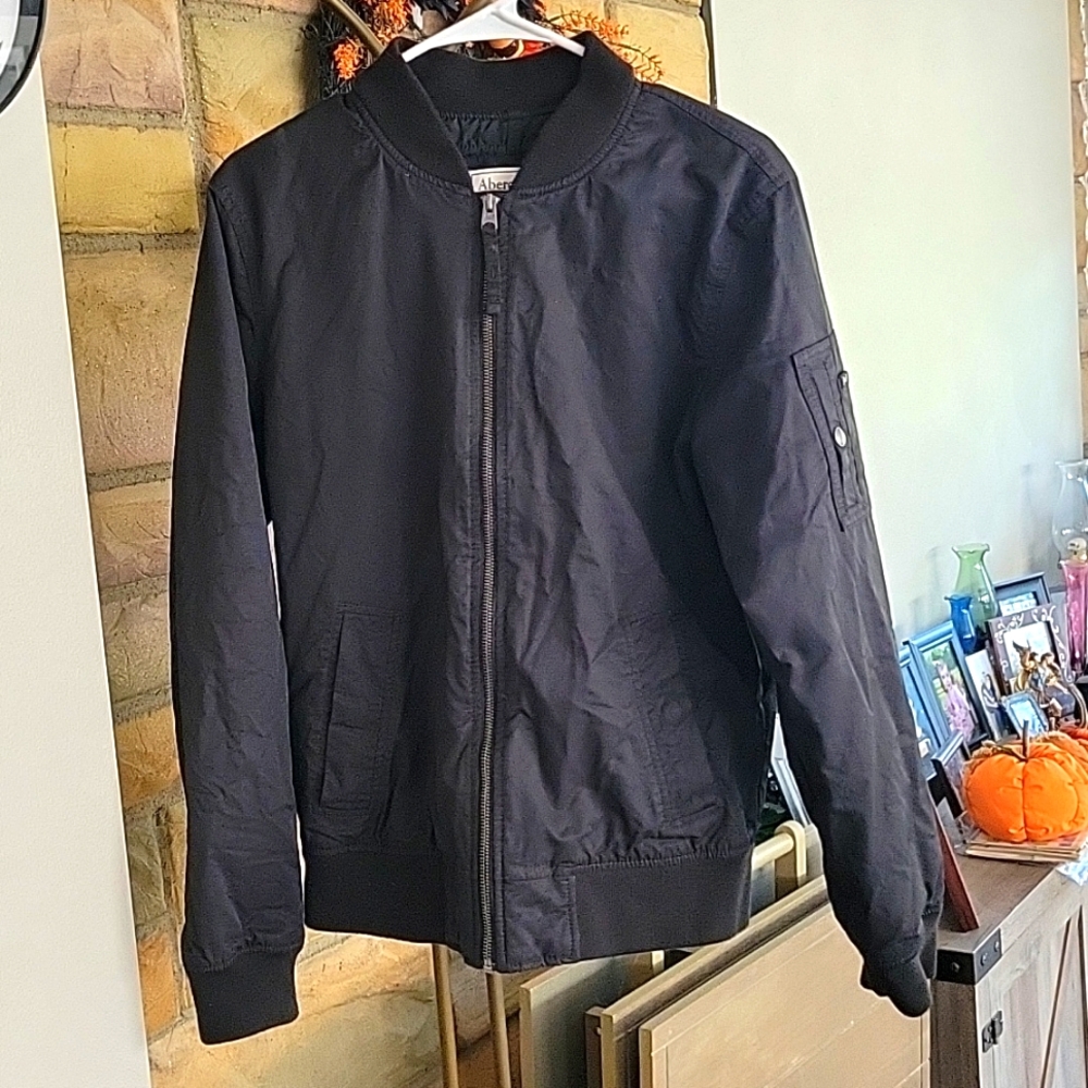 Abercrombie Fitch boys/girls classic bomber jacket black size small